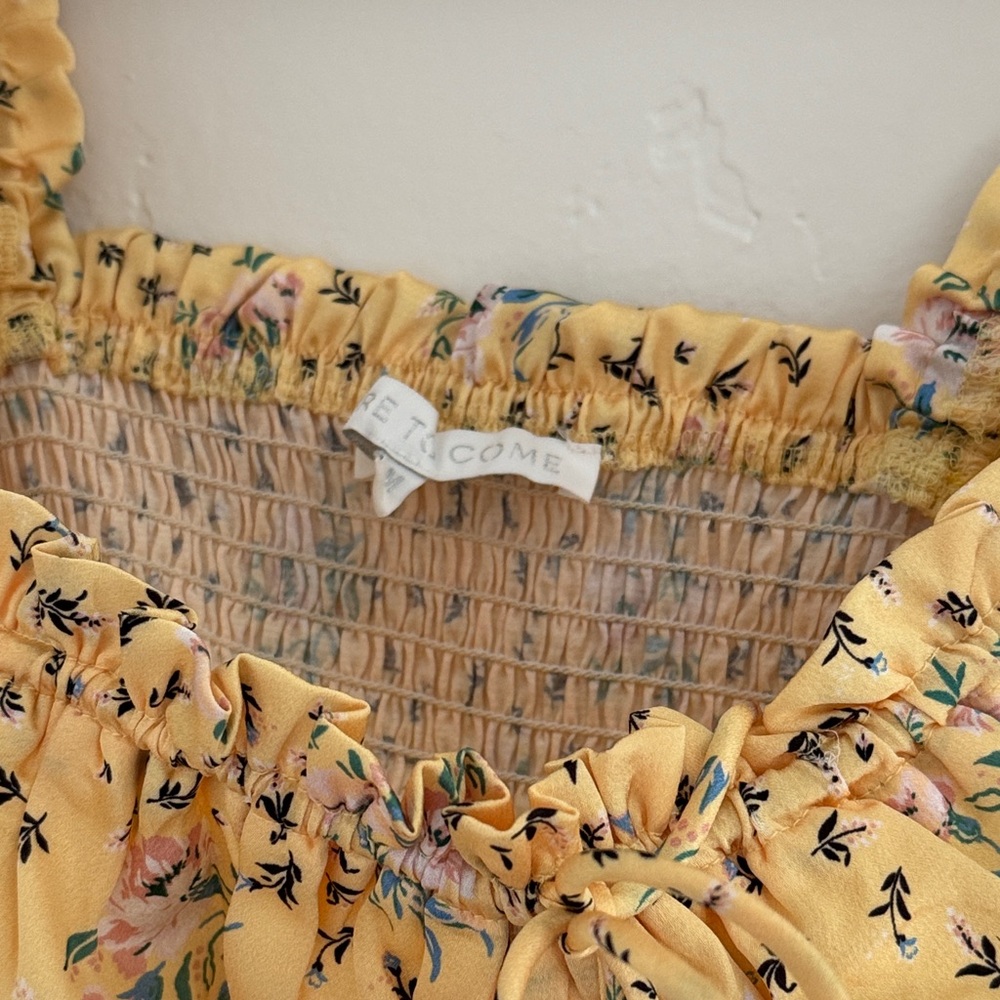 Floral Yellow Crop Top - Picture 3 of 5